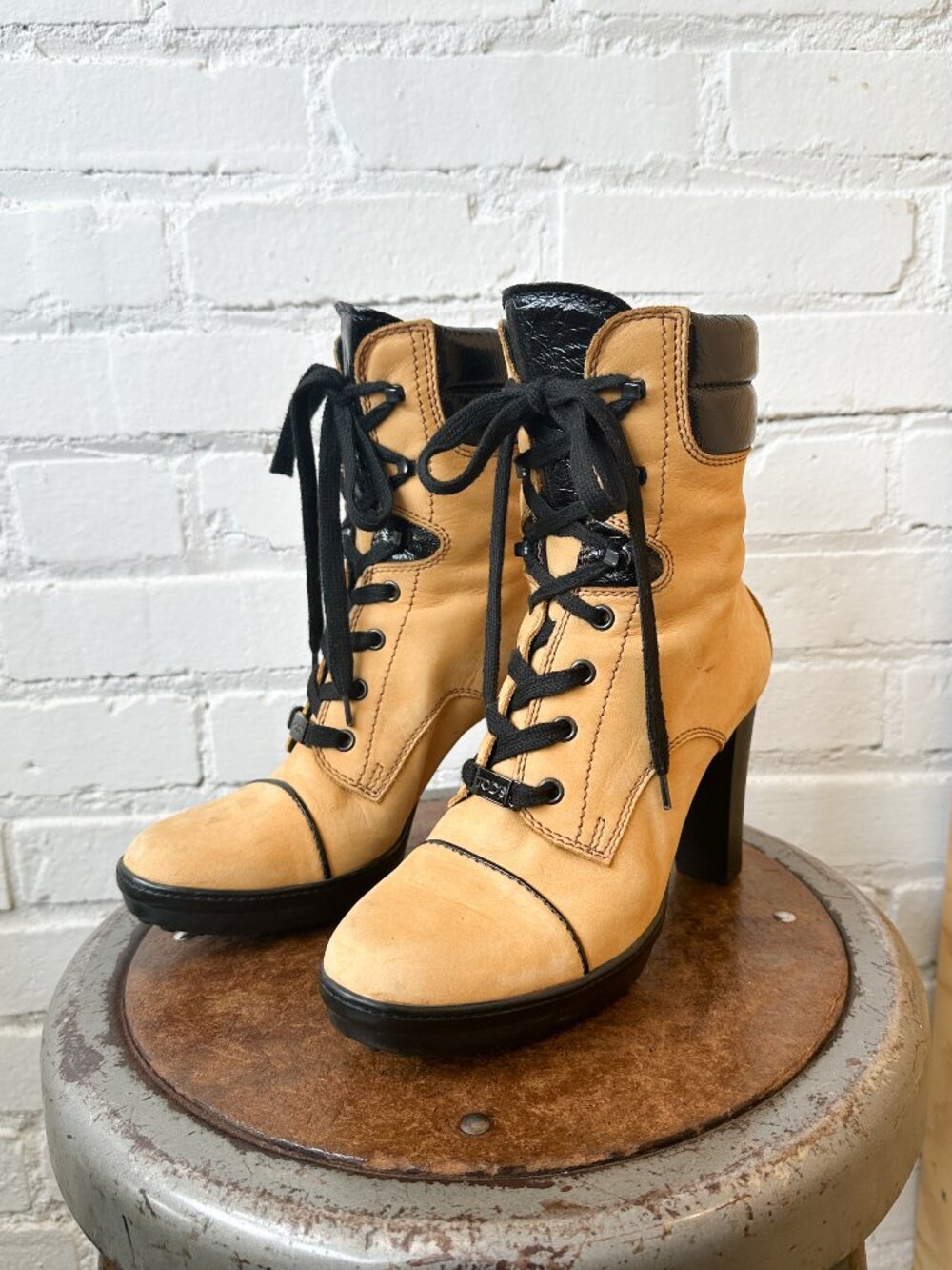 Tod's Aspen Tronchetto Tan Suede Lace Up Heeled Boots - Size 38